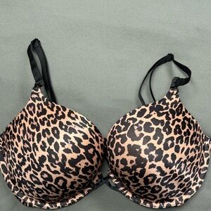 NWOT Victoria’s Secret Cheetah Bombshell Pushup 36DD
